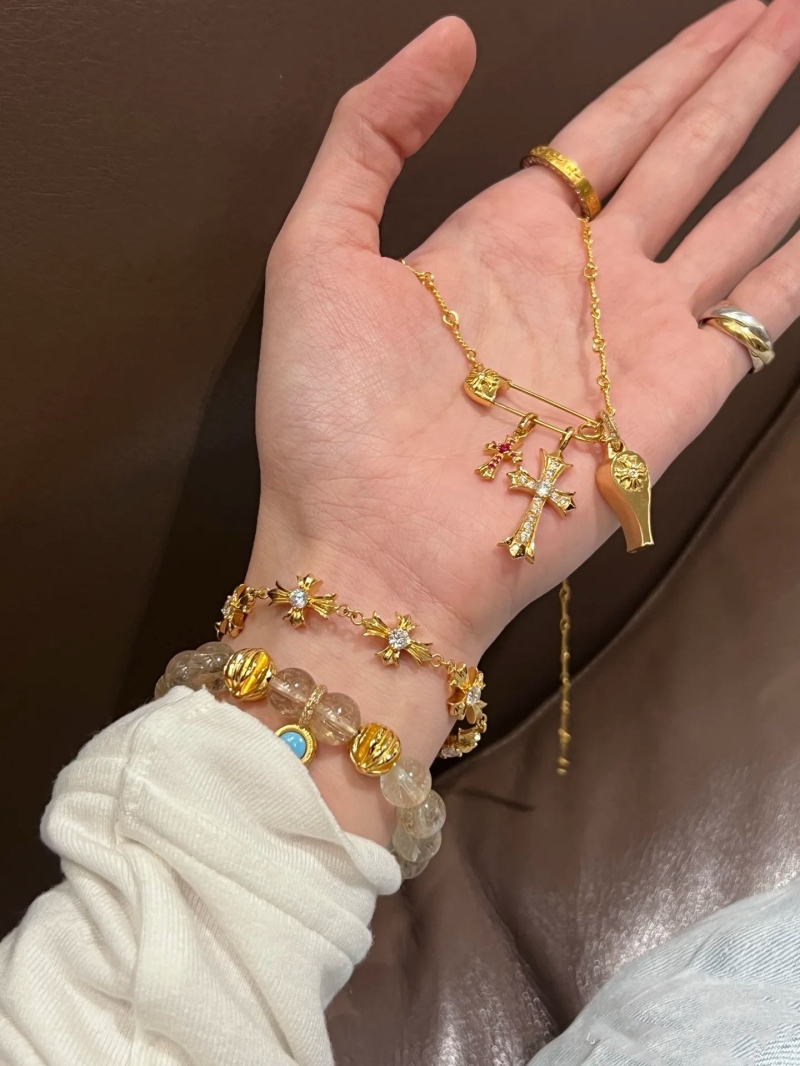 Ch*0me He**ts necklaces